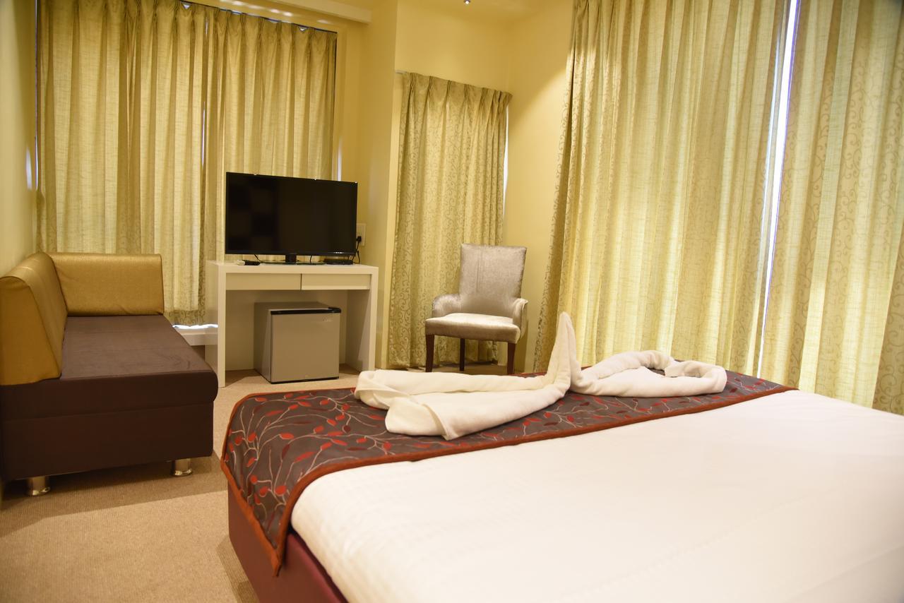Viz Park Hotel Ānand Εξωτερικό φωτογραφία